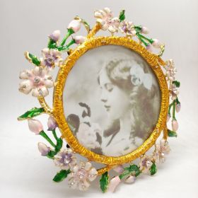 Metal Photo Frame Vintage Table Ornament (Color: Enamel Gold, size: 4x4 inch)