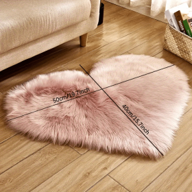 Heart-Shaped Faux Sheepskin Area Rug (Color: PINK, size: 15.75*19.69inch)