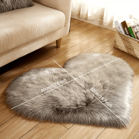 Heart-Shaped Faux Sheepskin Area Rug (Color: grey, size: 19.69*23.62inch)