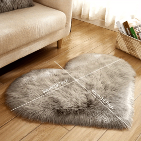 Heart-Shaped Faux Sheepskin Area Rug (Color: grey, size: 15.75*19.69inch)
